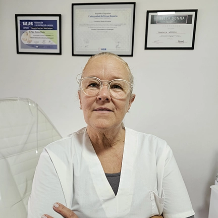 Veronica Weedon podologa en su consultorio